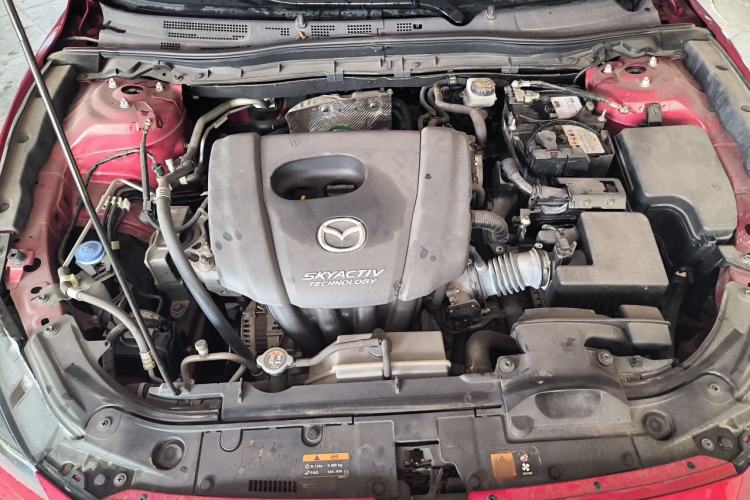 Used Mazda 3 Axela 2019 Cloud-Controlled Version Sedan 1.5L Automatic Comfort Trim China VI Standard Engine Bay