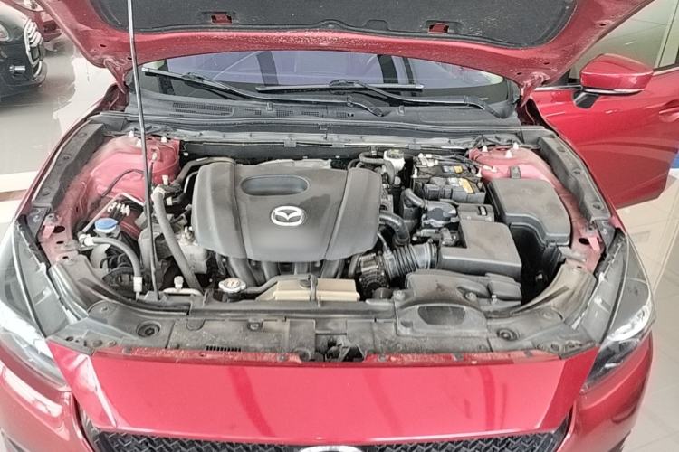 Used Mazda 3 Axela 2019 Cloud-Controlled Version Sedan 1.5L Automatic Comfort Trim China V Standard Engine Bay