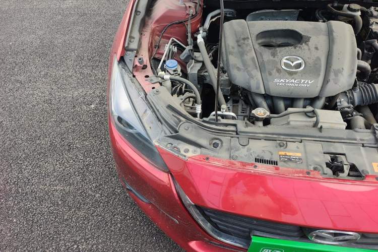 Used Mazda 3 Axela 2019 Cloud-Controlled Sedan 1.5L Automatic Luxury Model China VI Standard Engine Bay Right