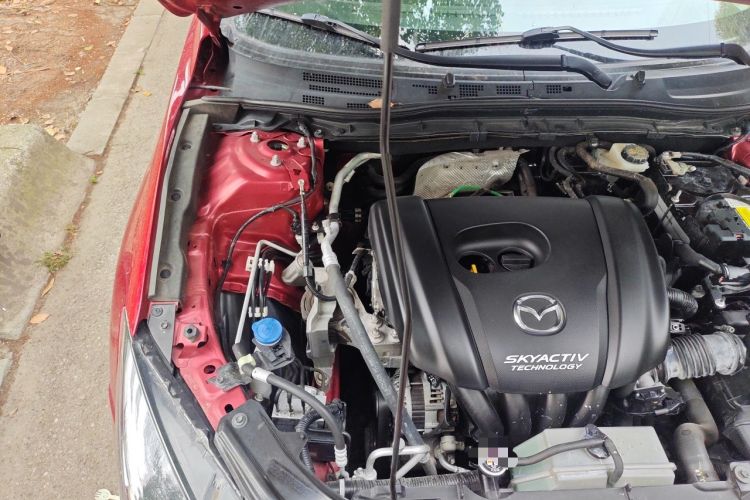 Used Mazda 3 Axela 2019 Cloud-Controlled Edition Hatchback 1.5L Automatic Luxury Model China VI Standard Engine Bay Right