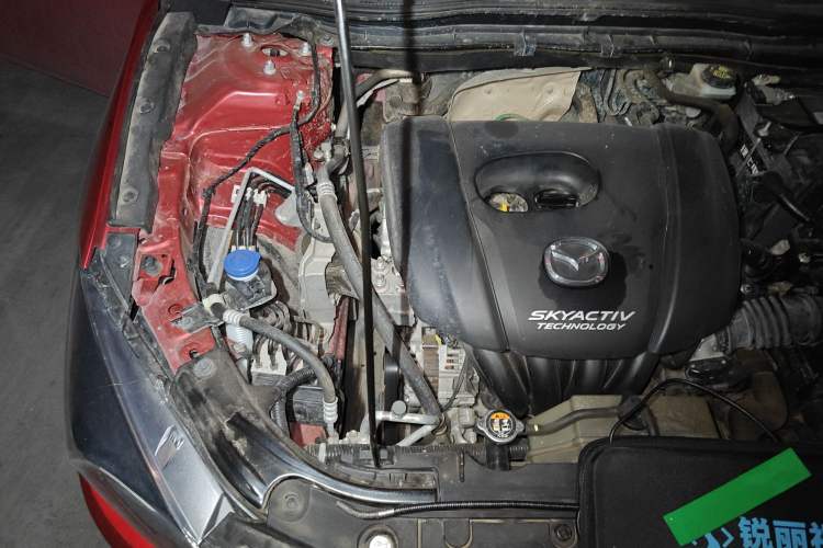 Used Mazda 3 Axela 2019 Cloud-Controlled Sedan 1.5L Automatic Luxury Model China VI Standard Engine Bay Right
