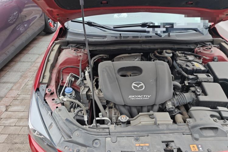 Used Mazda 3 Axela 2019 Cloud-Controlled Version Sedan 1.5L Automatic Comfort Trim China VI Standard Engine Bay Right
