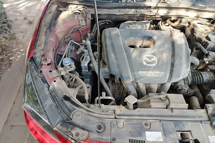 Used Mazda 3 Axela 2019 Cloud-Controlled Sedan 1.5L Automatic Luxury Model China VI Standard Engine Bay Right