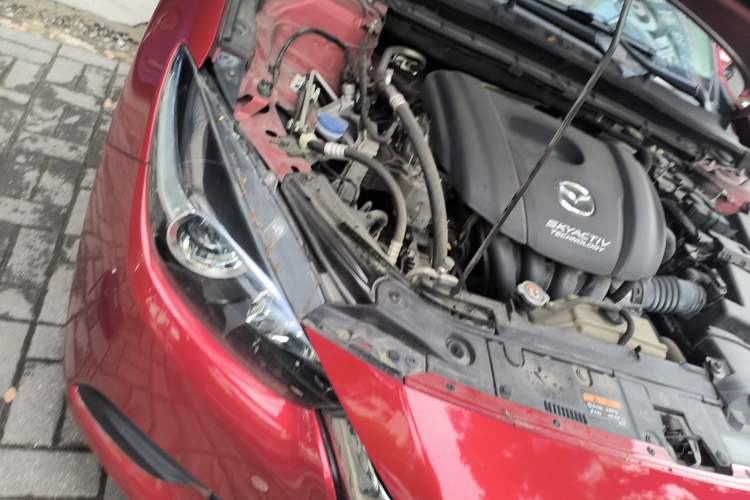 Used Mazda 3 Axela 2019 Cloud-Control Edition Hatchback 1.5L Automatic Comfort Model China VI Standard Engine Bay Right