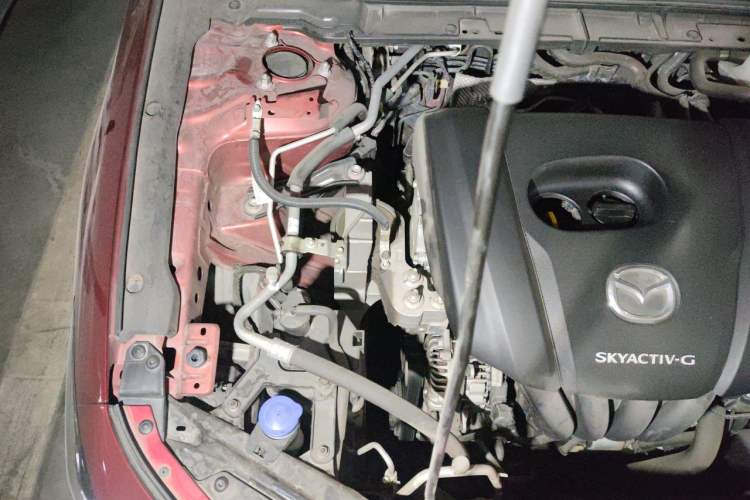Used Mazda 3 Axela 2019 Cloud-Controlled Version Sedan 1.5L Automatic Luxury Trim China VI Standard Engine Bay Right