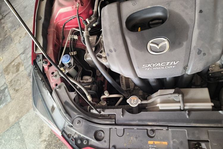 Used Mazda 3 Axela 2019 Cloud-Controlled Version Sedan 1.5L Automatic Comfort Trim China VI Standard Engine Bay Right