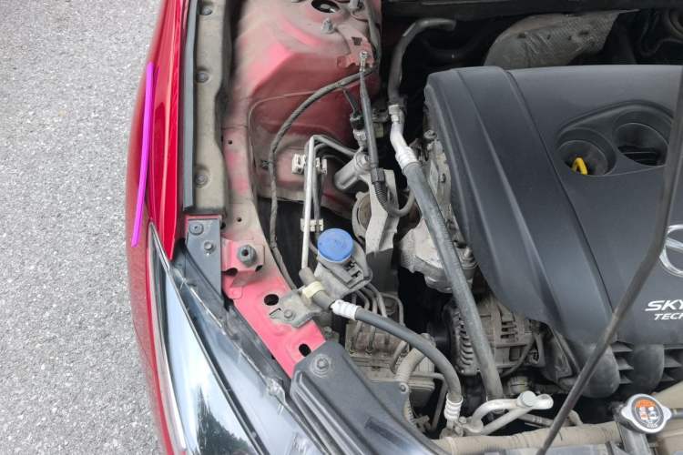 Used Mazda 3 Axela 2019 Cloud-Controlled Version Sedan 2.0L Automatic Luxury Trim China VI Standard Engine Bay Right