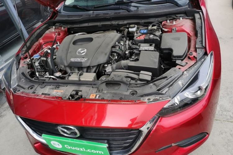 Used Mazda 3 Axela 2019 Cloud-Controlled Version Sedan 1.5L Automatic Comfort Trim China VI Standard Engine Bay