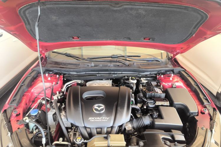 Used Mazda 3 Axela 2019 Cloud-Controlled Sedan 1.5L Automatic Luxury Model China VI Standard Engine Bay