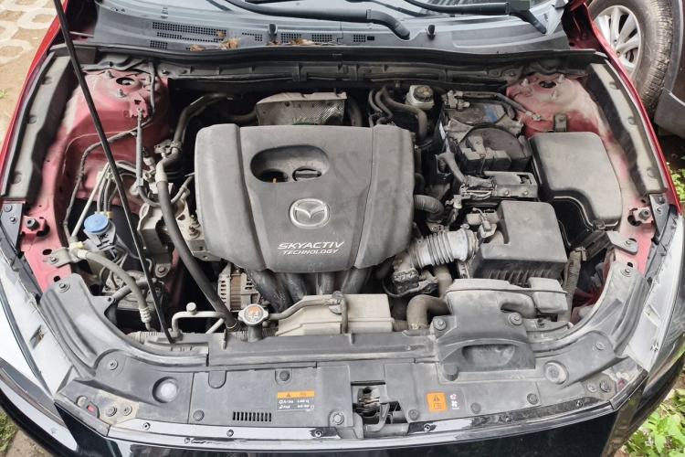 Used Mazda 3 Axela 2019 Cloud-Controlled Sedan 1.5L Automatic Luxury Model China VI Standard Engine Bay