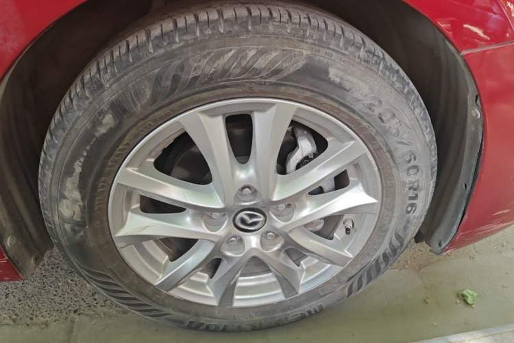 Used Mazda 3 Axela 2019 Cloud-Control Edition Hatchback 1.5L Automatic Comfort Model China VI Standard Exterior 1