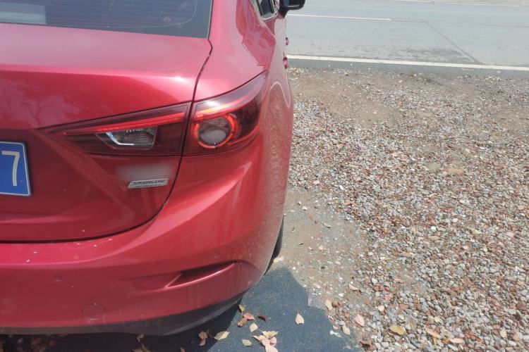 Used Mazda 3 Axela 2019 Cloud-Controlled Sedan 1.5L Automatic Luxury Model China VI Standard Exterior 3