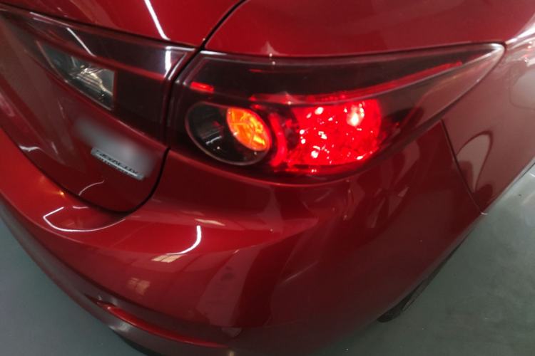 Used Mazda 3 Axela 2019 Cloud-Controlled Version Sedan 1.5L Automatic Comfort Trim China VI Standard Exterior 3