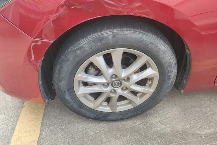 Used Mazda 3 Axela 2019 Cloud-Controlled Version Sedan 1.5L Automatic Comfort Trim China VI Standard Exterior 4