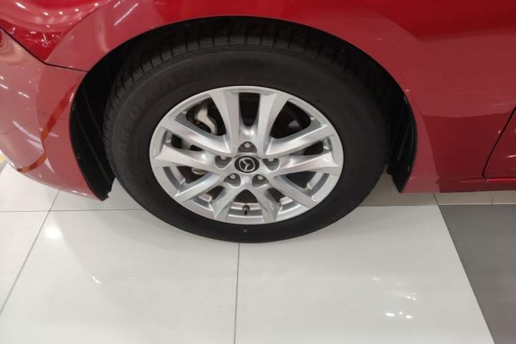 Used Mazda 3 Axela 2019 Cloud-Control Edition Hatchback 1.5L Automatic Comfort Model China VI Standard Exterior 4