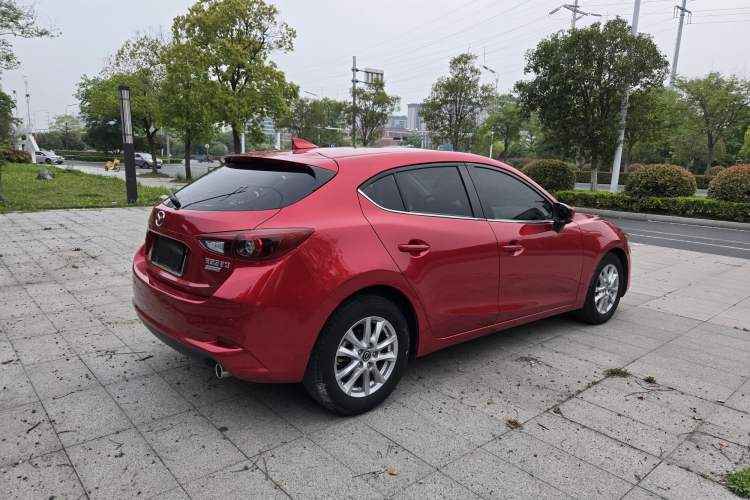Used Mazda 3 Axela 2019 Cloud-Controlled Edition Hatchback 1.5L Automatic Luxury Model China VI Standard Exterior 4