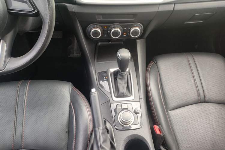 Used Mazda 3 Axela 2019 Cloud-Controlled Version Sedan 1.5L Automatic Comfort Trim China VI Standard Gear Lever