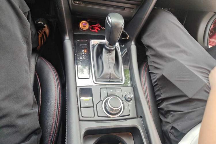 Used Mazda 3 Axela 2019 Cloud-Controlled Edition Hatchback 1.5L Automatic Luxury Model China VI Standard Gear Lever