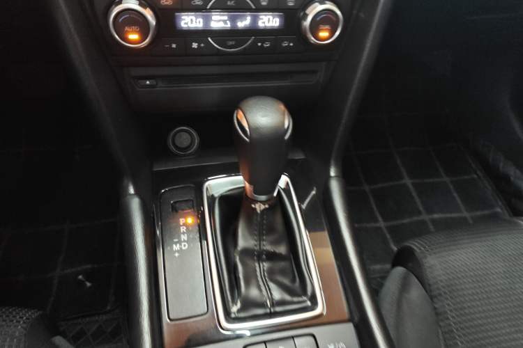 Used Mazda 3 Axela 2019 Cloud-Controlled Sedan 1.5L Automatic Luxury Model China VI Standard Gear Lever