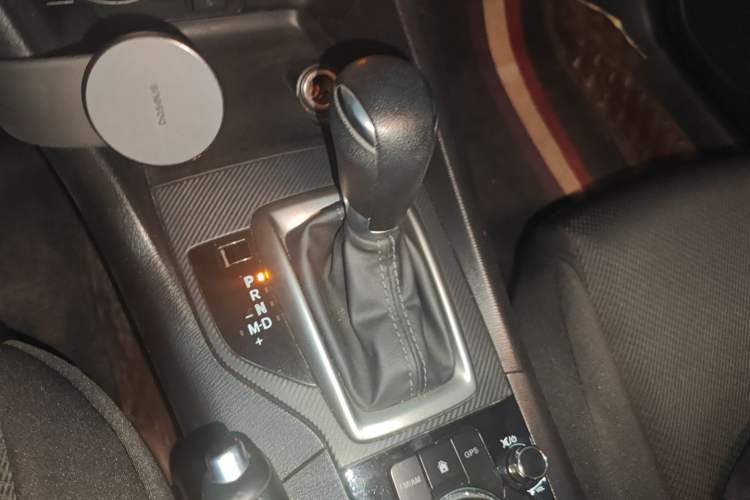 Used Mazda 3 Axela 2019 Cloud-Controlled Version Sedan 1.5L Automatic Comfort Trim China VI Standard Gear Lever