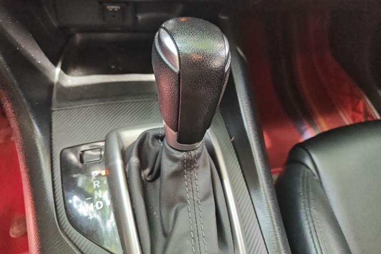 Used Mazda 3 Axela 2019 Cloud-Control Edition Hatchback 1.5L Automatic Comfort Model China VI Standard Gear Lever