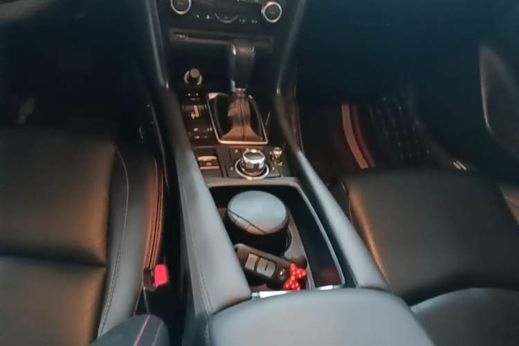 Used Mazda 3 Axela 2019 Cloud-Controlled Version Sedan 1.5L Automatic Luxury Trim China V Standard Gear Lever