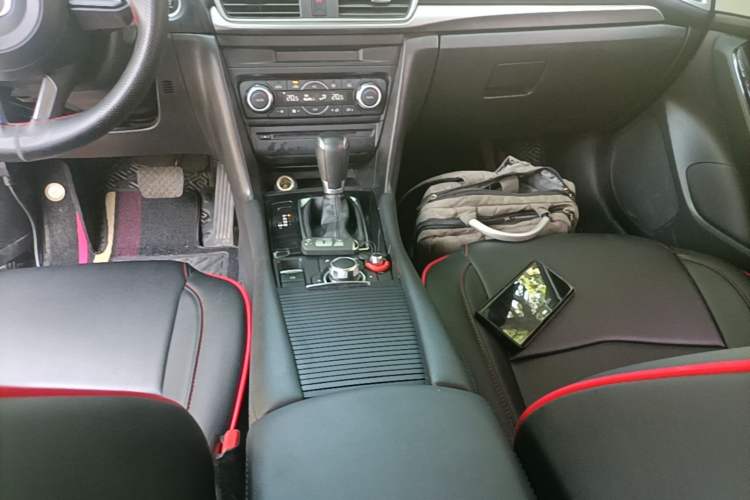 Used Mazda 3 Axela 2019 Cloud-Controlled Sedan 1.5L Automatic Luxury Model China VI Standard Gear Lever
