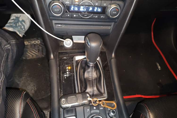 Used Mazda 3 Axela 2019 Cloud-Controlled Sedan 1.5L Automatic Luxury Model China VI Standard Gear Lever