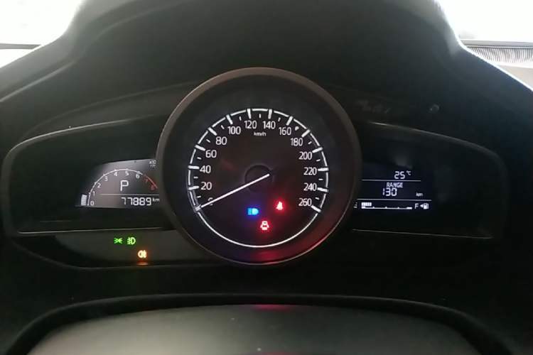 Used Mazda 3 Axela 2019 Cloud-Controlled Sedan 1.5L Automatic Luxury Model China VI Standard Instrument Cluster