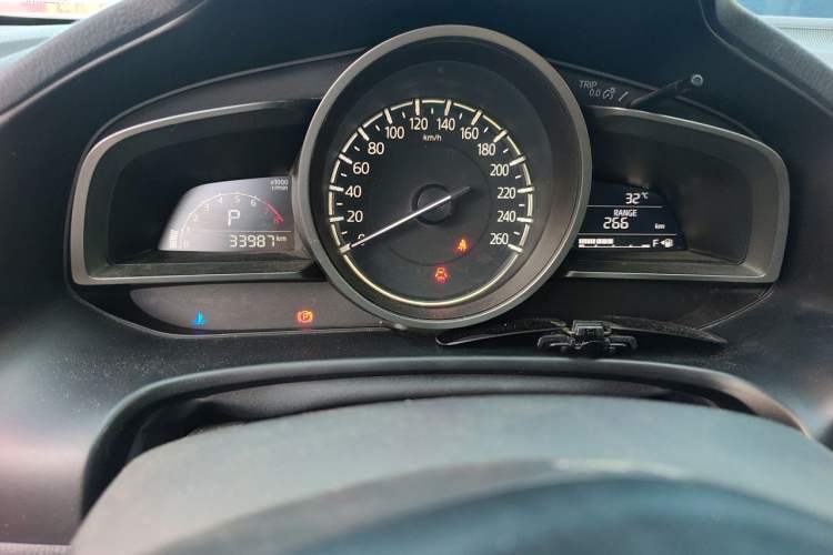Used Mazda 3 Axela 2019 Cloud-Controlled Sedan 1.5L Automatic Luxury Model China VI Standard Instrument Cluster