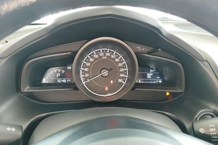 Used Mazda 3 Axela 2019 Cloud-Controlled Sedan 1.5L Automatic Luxury Model China VI Standard Instrument Cluster