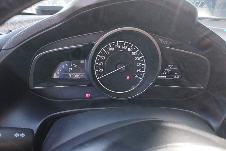 Used Mazda 3 Axela 2019 Cloud-Controlled Sedan 1.5L Automatic Luxury Model China VI Standard Instrument Cluster