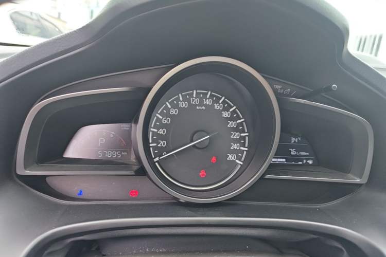 Used Mazda 3 Axela 2019 Cloud-Controlled Version Sedan 1.5L Automatic Luxury Trim China V Standard Instrument Cluster