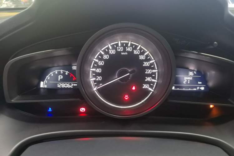 Used Mazda 3 Axela 2019 Cloud-Controlled Sedan 1.5L Automatic Luxury Model China VI Standard Instrument Cluster