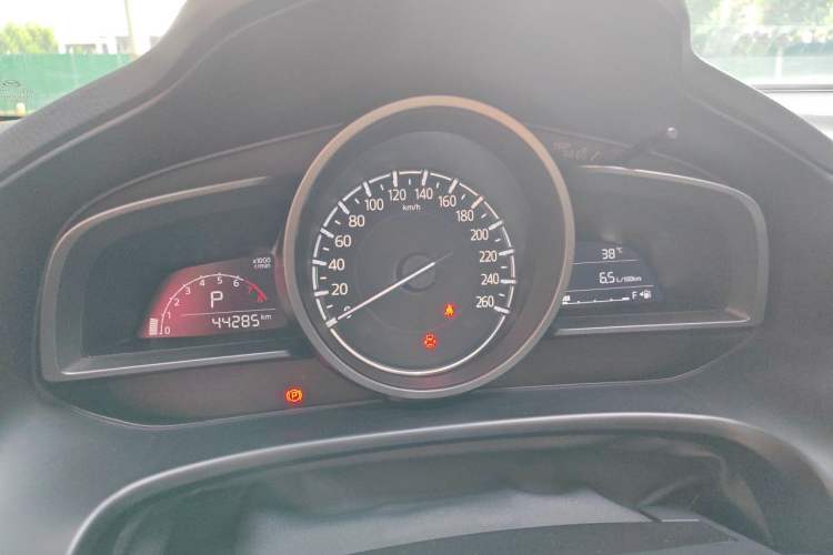 Used Mazda 3 Axela 2019 Cloud-Controlled Sedan 1.5L Automatic Luxury Model China VI Standard Instrument Cluster