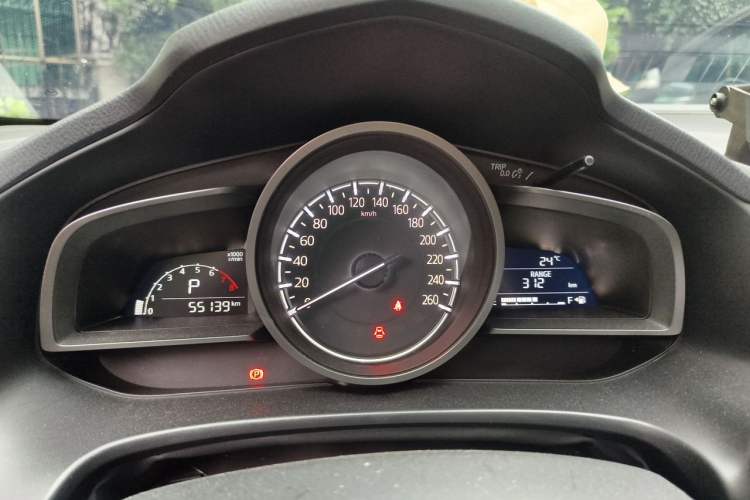 Used Mazda 3 Axela 2019 Cloud-Controlled Sedan 1.5L Automatic Luxury Model China VI Standard Instrument Cluster