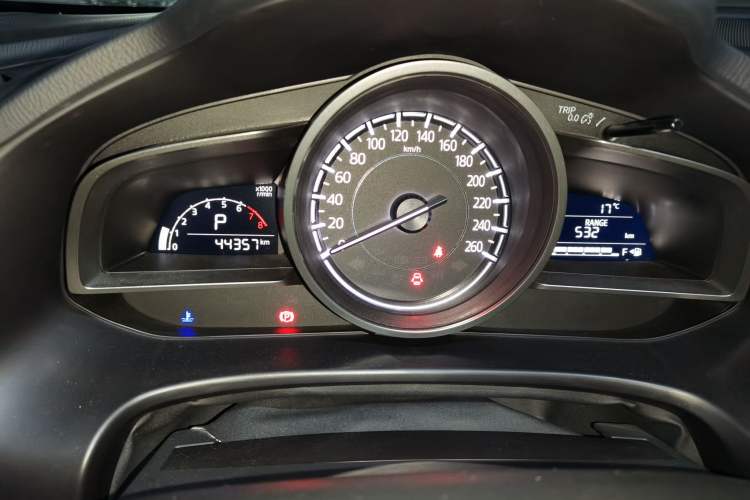 Used Mazda 3 Axela 2019 Cloud-Controlled Version Hatchback 2.0L Automatic Luxury Model China VI Standard Instrument Cluster