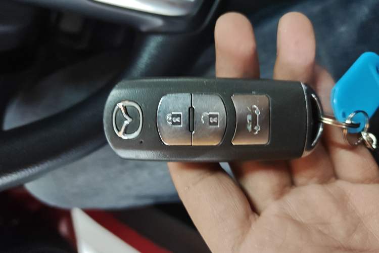 Used Mazda 3 Axela 2019 Cloud-Controlled Sedan 1.5L Automatic Luxury Model China VI Standard Interior 1