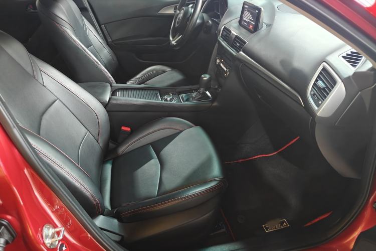 Used Mazda 3 Axela 2019 Cloud-Controlled Sedan 1.5L Automatic Luxury Model China VI Standard Interior 3