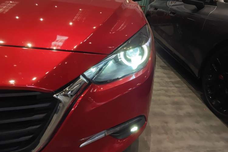 Used Mazda 3 Axela 2019 Cloud-Controlled Sedan 1.5L Automatic Luxury Model China VI Standard Left Front Headlight