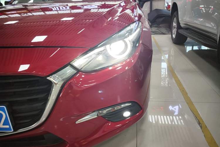 Used Mazda 3 Axela 2019 Cloud-Controlled Sedan 1.5L Automatic Luxury Model China VI Standard Left Front Headlight
