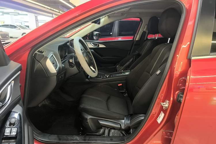 Used Mazda 3 Axela 2019 Cloud-Controlled Edition Hatchback 1.5L Automatic Luxury Model China VI Standard Left Front Seat