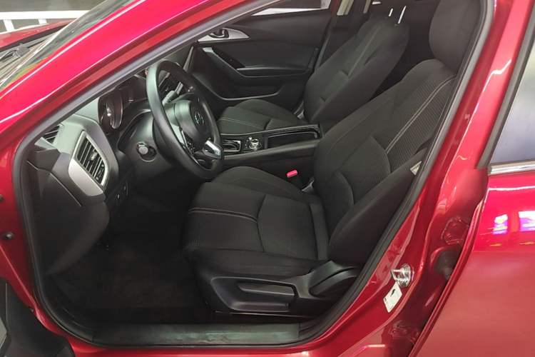 Used Mazda 3 Axela 2019 Cloud-Controlled Sedan 1.5L Automatic Luxury Model China VI Standard Left Front Seat