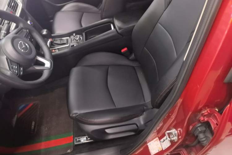 Used Mazda 3 Axela 2019 Cloud-Controlled Sedan 1.5L Automatic Luxury Model China VI Standard Left Front Seat
