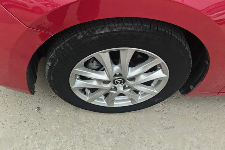 Used Mazda 3 Axela 2019 Cloud-Controlled Version Sedan 1.5L Automatic Comfort Trim China VI Standard Left Front Wheel Hub