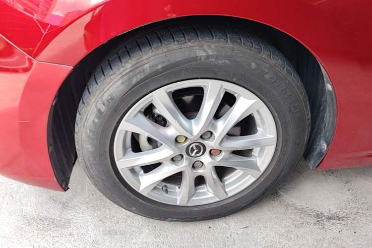Used Mazda 3 Axela 2019 Cloud-Controlled Version Sedan 1.5L Automatic Comfort Trim China VI Standard Left Front Wheel Hub