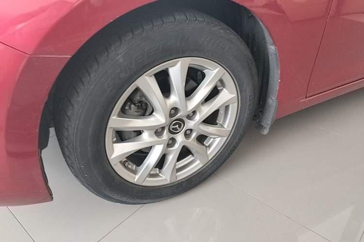 Used Mazda 3 Axela 2019 Cloud-Controlled Version Sedan 1.5L Automatic Comfort Trim China V Standard Left Front Wheel Hub