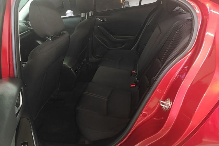 Used Mazda 3 Axela 2019 Cloud-Controlled Sedan 1.5L Automatic Luxury Model China VI Standard Left Rear Seat