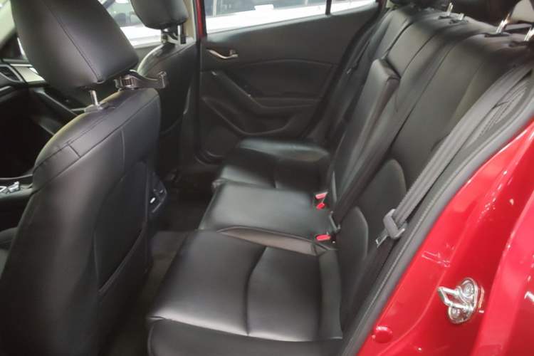 Used Mazda 3 Axela 2019 Cloud-Controlled Sedan 1.5L Automatic Luxury Model China VI Standard Left Rear Seat