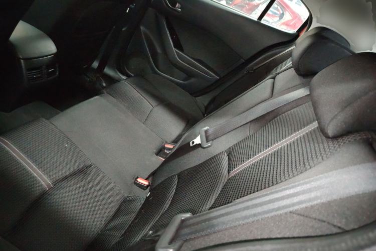 Used Mazda 3 Axela 2019 Cloud-Controlled Edition Hatchback 1.5L Automatic Luxury Model China VI Standard Left Rear Seat